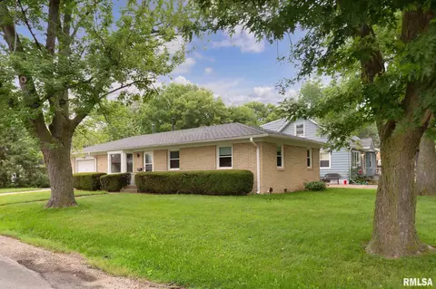 501 10th Ave, Silvis, IL 61282 photo 3