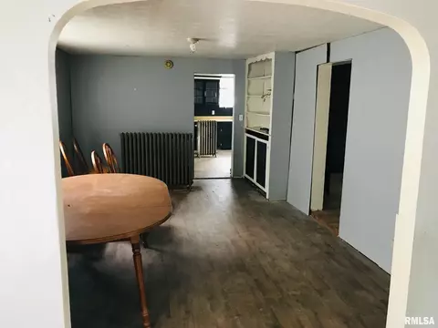 204 S Grape St, Morrison, IL 61270 photo 5