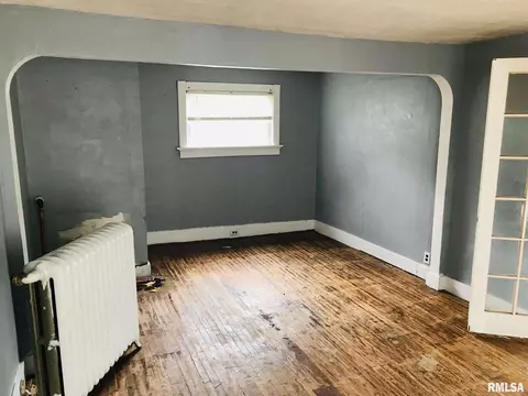 204 S Grape St, Morrison, IL 61270 photo 4