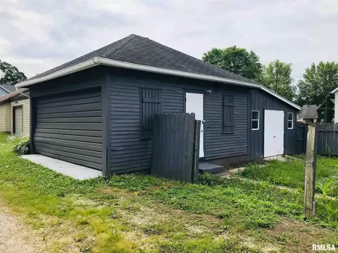204 S Grape St, Morrison, IL 61270 photo 11