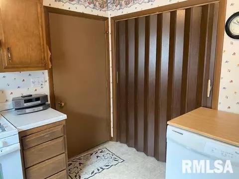 2425 2nd St, Moline, IL 61265 photo 8