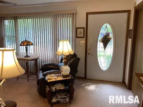 2425 2nd St, Moline, IL 61265 photo 16