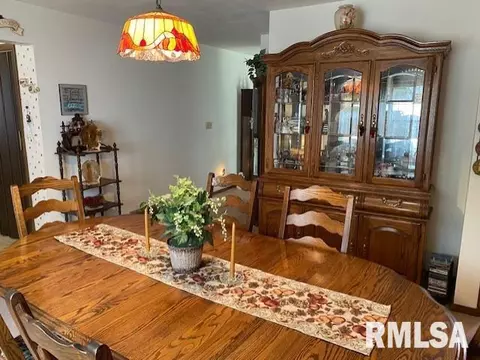2425 2nd St, Moline, IL 61265 photo 10