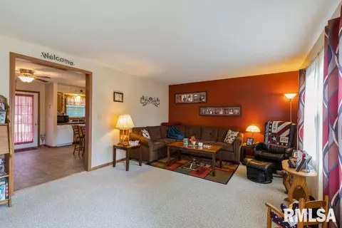 116 E 7th St, Dewitt, IA 52742 photo 6