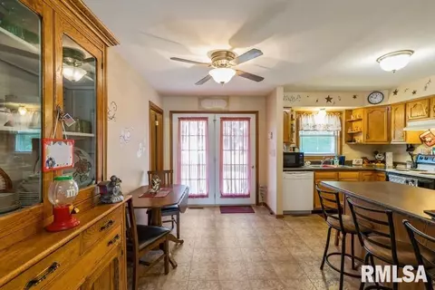 116 E 7th St, Dewitt, IA 52742 photo 11