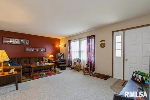 116 E 7th St, Dewitt, IA 52742 photo 7