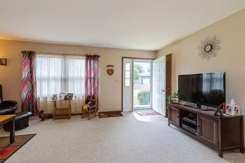 116 E 7th St, Dewitt, IA 52742 photo 8
