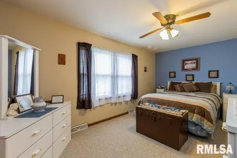 116 E 7th St, Dewitt, IA 52742 photo 16