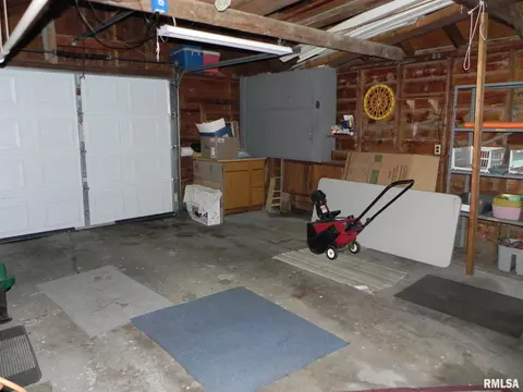 1885 22nd Ave, Moline, IL 61265 photo 38