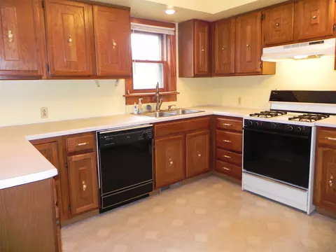 1885 22nd Ave, Moline, IL 61265 photo 9