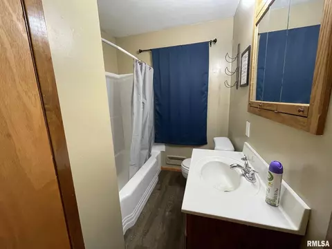 902 47th St, Moline, IL 61265 photo 8