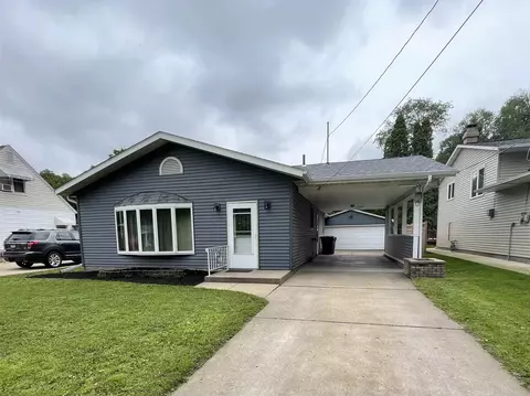 902 47th St, Moline, IL 61265 photo 1