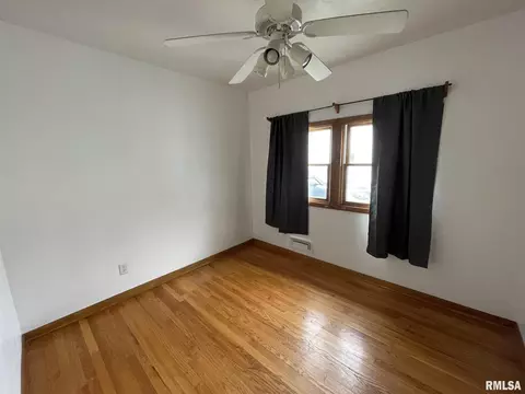 902 47th St, Moline, IL 61265 photo 6