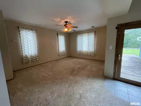 902 47th St, Moline, IL 61265 photo 14