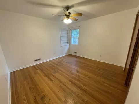 902 47th St, Moline, IL 61265 photo 9