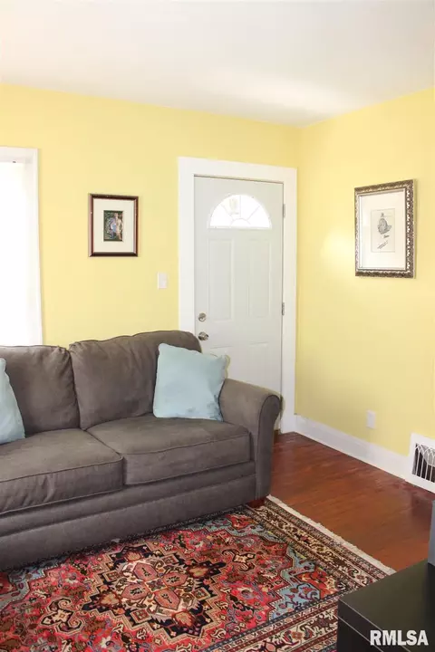 304 32nd Ave, Moline, IL 61265 photo 5