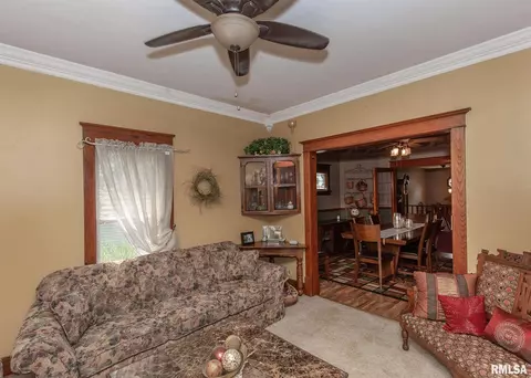 1827 3rd St, Moline, IL 61265 photo 6