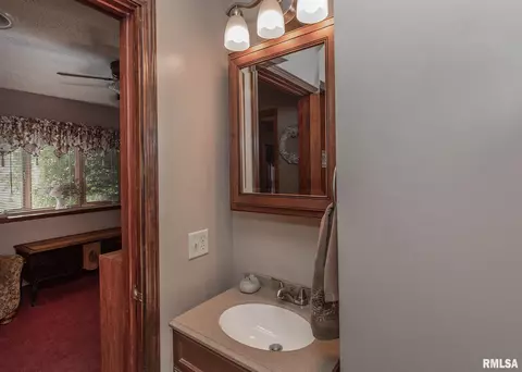 1827 3rd St, Moline, IL 61265 photo 14