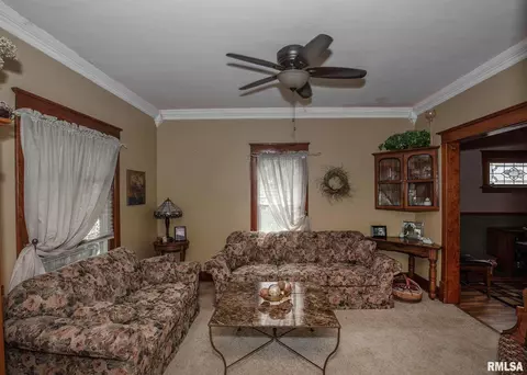 1827 3rd St, Moline, IL 61265 photo 5