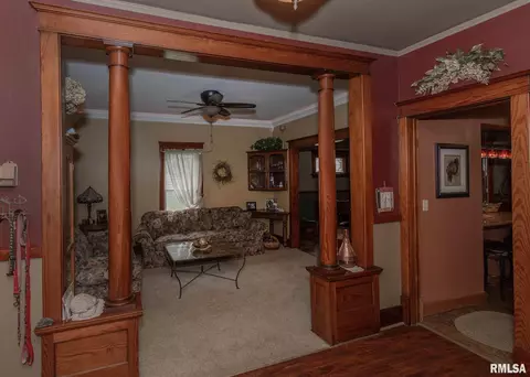 1827 3rd St, Moline, IL 61265 photo 4