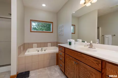 12 Jacob Dr, Park View, IA 52748 photo 18