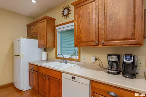 12 Jacob Dr, Park View, IA 52748 photo 11