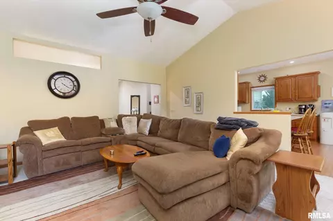 12 Jacob Dr, Park View, IA 52748 photo 6