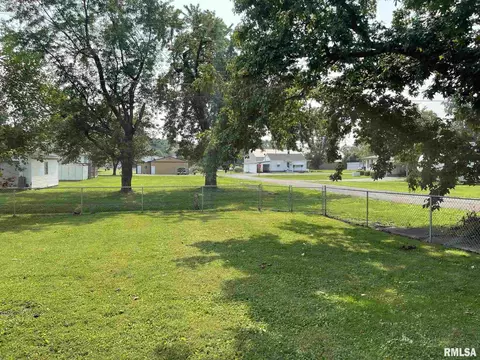 300 N 9th St, Herrin, IL 62948 photo 7