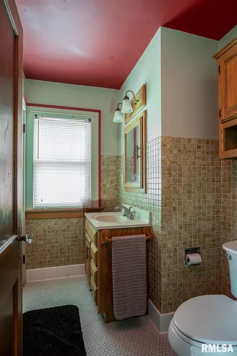 2112 12th St, Moline, IL 61265 photo 18