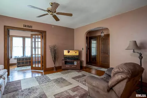 2112 12th St, Moline, IL 61265 photo 7
