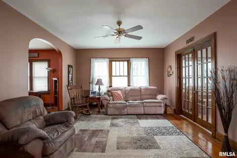 2112 12th St, Moline, IL 61265 photo 6