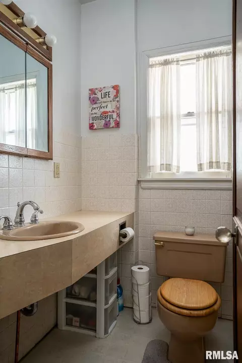 2112 12th St, Moline, IL 61265 photo 14