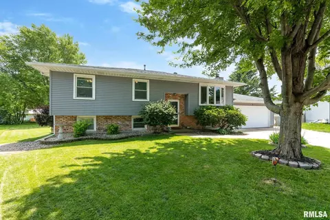7 Apache Ct, Eldridge, IA 52748 photo 1