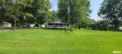 205 W Smith St, Herrin, IL 62948 photo 1