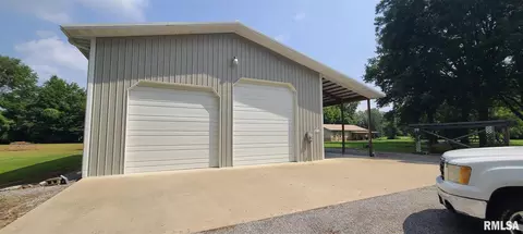205 W Smith St, Herrin, IL 62948 photo 26
