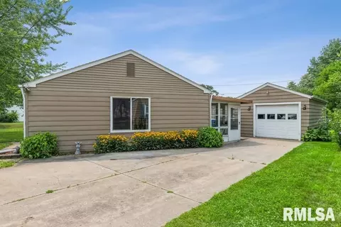 1017 40th St, Moline, IL 61265 photo 2
