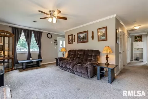 1017 40th St, Moline, IL 61265 photo 5