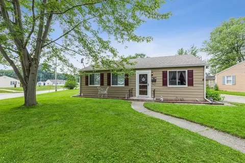 1017 40th St, Moline, IL 61265 photo 1
