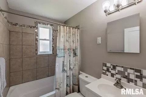 1017 40th St, Moline, IL 61265 photo 13