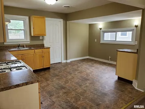 309 8th Ave, Silvis, IL 61282 photo 5