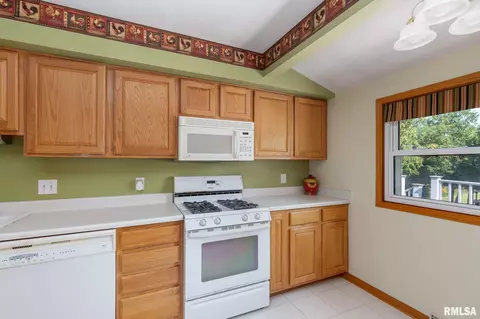 1417 19th Ave, Silvis, IL 61282 photo 8