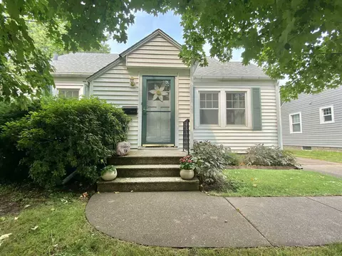 2427 31st St, Moline, IL 61265 photo 1