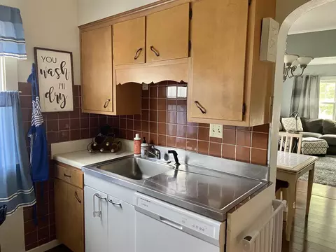 2427 31st St, Moline, IL 61265 photo 7