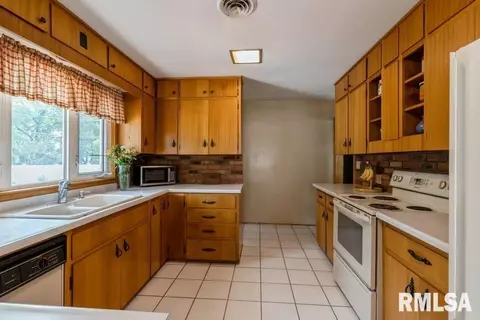 5330 28th Ave, Moline, IL 61265 photo 6