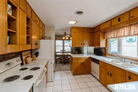5330 28th Ave, Moline, IL 61265 photo 7