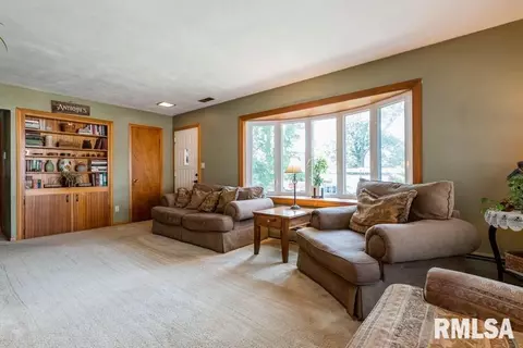 5330 28th Ave, Moline, IL 61265 photo 3