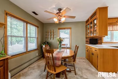 5330 28th Ave, Moline, IL 61265 photo 4