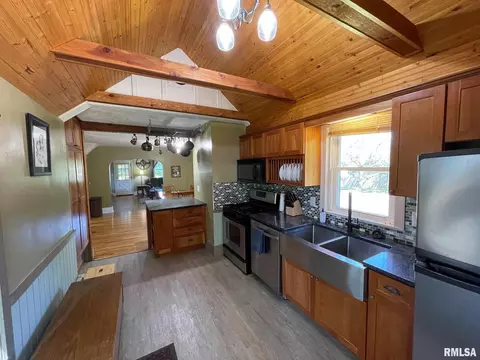 2124 7th St, Moline, IL 61265 photo 11