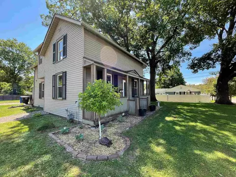 2124 7th St, Moline, IL 61265 photo 5