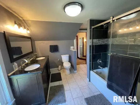 2124 7th St, Moline, IL 61265 photo 19